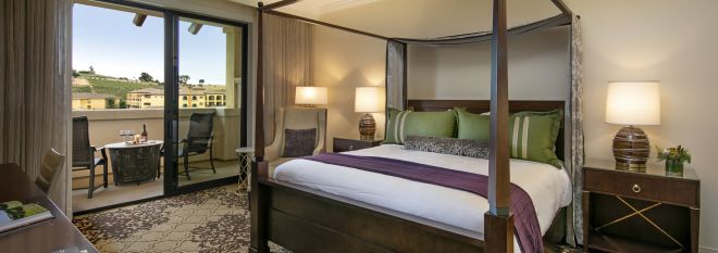 Mobile: Guestroom at Vista Collina Resort