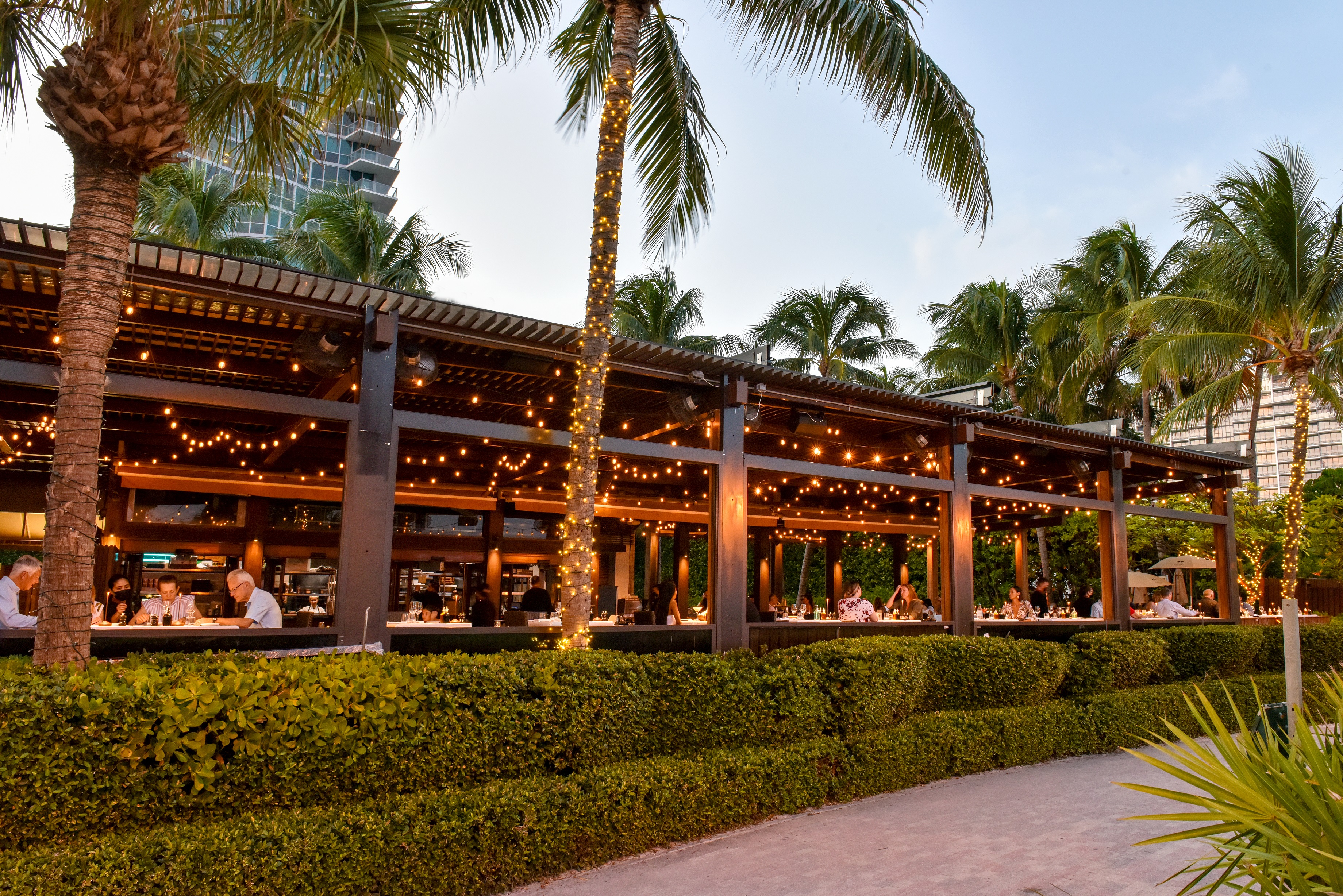 dining experiences al fresco tuna Ocean Grill Miami Beach